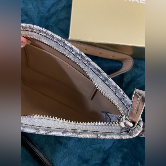 Silver Micheal Kors Belt Bag / Fanny Pack - Picture 4 of 4